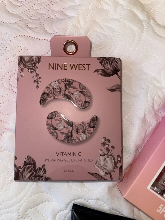 🎀 Self Care Gift Set 💄Lip Oils, Celavi Mascara Duo, Spa Lotion + Beauty Tools - Picture 2 of 6